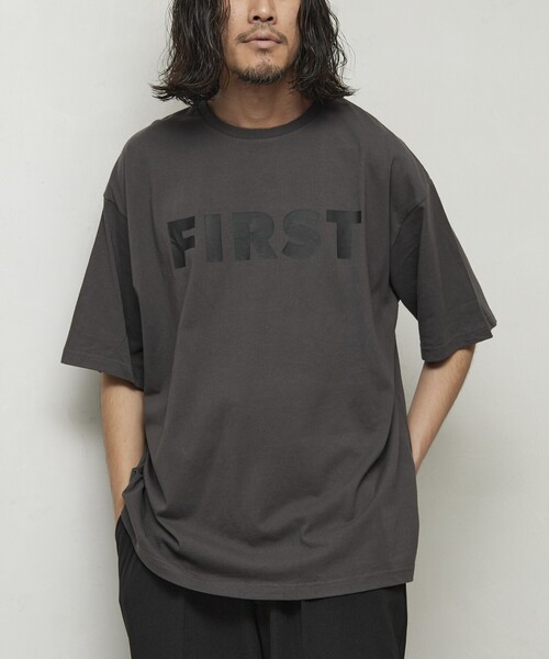 Firsthand（ファーストハンド）の「Firsthand/ファーストハンド 6オンス フロントロゴプリント クルーネックTシャツ / プリントTシャツ FIRST（Tシャツ/カットソー・メンズ・チャコールグレー/ブラック/ホワイト・L/M）」の3枚目の写真