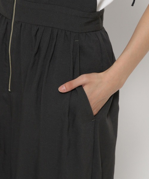 LOWRYS FARM（ローリーズファーム）の「コクーンZIPキャミサロペ（サロペット/オーバーオール・レディース・ブラック/ブラウン/アイボリー/チャコールグレー・FREE）」の20枚目の写真