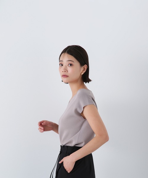 NATURAL BEAUTY BASIC(ナチュラルビューティーベーシック)の「◇総針ベーシックシリーズ ニュアンスネックニット(ニット/セーター・レディース・チャコールグレー/ブルー/ベージュ・FREE)」の13枚目の写真