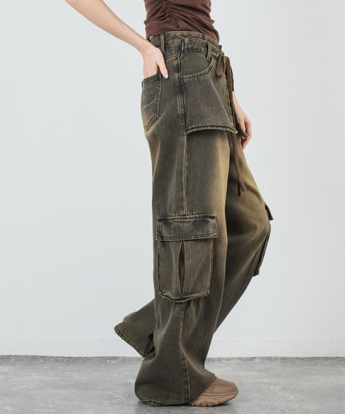 ANAP（アナップ）の「ウエストレイヤードデザインカーゴデニムパンツ（デニムパンツ・レディース・カーキ/ブラック・FREE）」の11枚目の写真