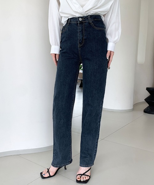 LOWO(ロワ)の「綿混ストレートデニムパンツ(デニムパンツ・レディース・インディゴブルー/ブラック/ブルー・2L/L/M)」の2枚目の写真