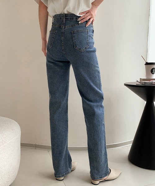 LOWO(ロワ)の「綿混ストレートデニムパンツ(デニムパンツ・レディース・インディゴブルー/ブラック/ブルー・2L/L/M)」の5枚目の写真