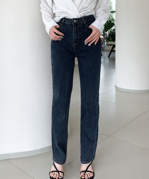 LOWO(ロワ)の「綿混ストレートデニムパンツ(デニムパンツ・レディース・インディゴブルー/ブラック/ブルー・2L/L/M)」の8枚目の写真