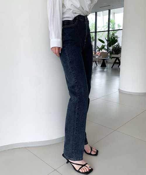 LOWO(ロワ)の「綿混ストレートデニムパンツ(デニムパンツ・レディース・インディゴブルー/ブラック/ブルー・2L/L/M)」の9枚目の写真