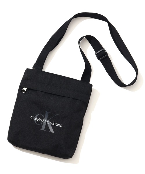 Calvin Klein Jeans(カルヴァンクラインジーンズ)の「【Calvin Klein JEANS/カルバンクライン ジーンズ】SPORT ESSENTIALS FLAT PACK18 M / スポーツ エッセンシャル フラップ パック ショルダーバッグ(ショルダーバッグ・メンズ・ブラック・FREE)」の14枚目の写真