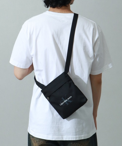 Calvin Klein Jeans(カルヴァンクラインジーンズ)の「【Calvin Klein JEANS/カルバンクライン ジーンズ】SPORT ESSENTIALS FLAT PACK18 M / スポーツ エッセンシャル フラップ パック ショルダーバッグ(ショルダーバッグ・メンズ・ブラック・FREE)」の10枚目の写真