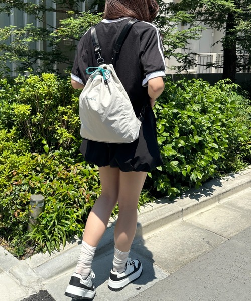 wears(ウェアーズ)の「配色 軽量 パステルカラーナップサック(バックパック/リュック・レディース・ピンク/グレー・FREE)」の7枚目の写真