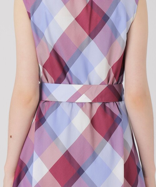 BLUE LABEL CRESTBRIDGE（ブルーレーベルクレストブリッジ）の「クレストブリッジチェックカラミクロスシャツドレス（ワンピース・レディース・ベージュ系その他/ワイン/イエロー系その他2・38/36）」の14枚目の写真