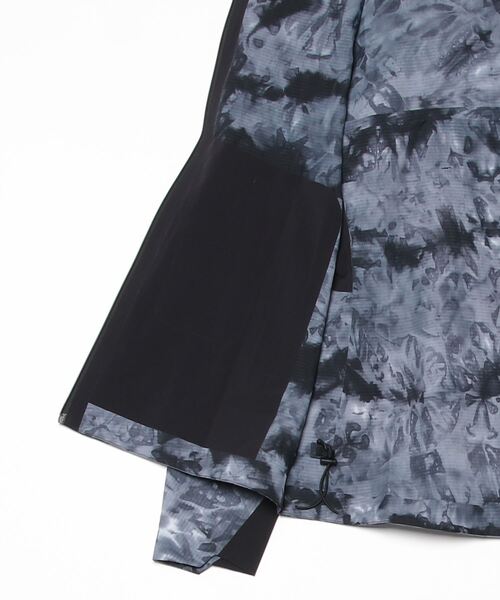 Y-3(ワイスリー)の「Y-3 AOP RUNNING JACKET(ブルゾン・レディース・ブラック・SMALL/X-SMALL/XX-SMALL/MEDIUM)」の7枚目の写真