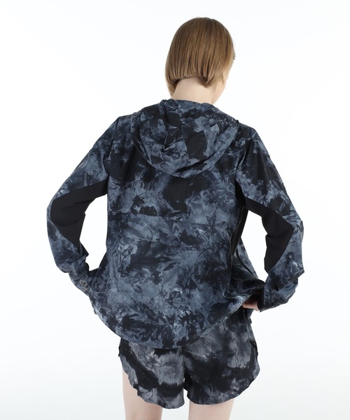 Y-3(ワイスリー)の「Y-3 AOP RUNNING JACKET(ブルゾン・レディース・ブラック・SMALL/X-SMALL/XX-SMALL/MEDIUM)」の3枚目の写真