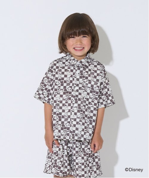 b・ROOM（ビールーム）の「【Disney】【セットアップ可】総柄シャツ（シャツ/ブラウス・キッズ・ブルーグリーン/ブラック/ベージュ系その他・110cm/140cm/150cm/130cm/120cm/100cm）」の2枚目の写真