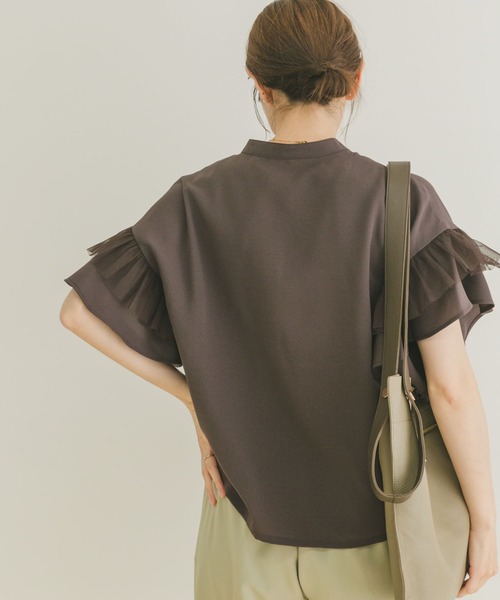 ITEMS URBANRESEARCH（アイテムズ アーバンリサーチ）の「チュールドッキングフリルブラウス（シャツ/ブラウス・レディース・グレー系その他/ブラック/オフホワイト・FREE）」の8枚目の写真