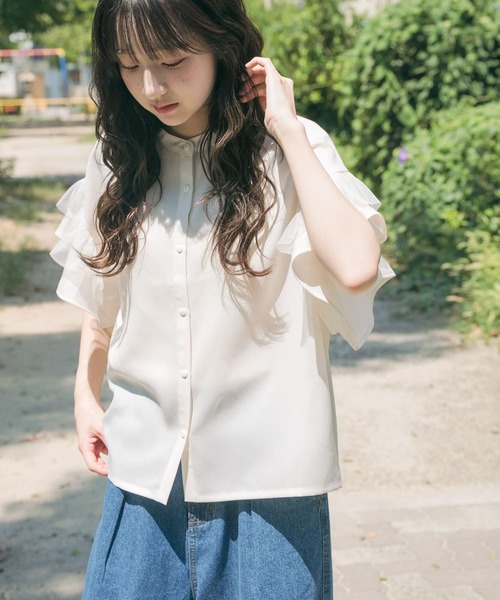 ITEMS URBANRESEARCH（アイテムズ アーバンリサーチ）の「チュールドッキングフリルブラウス（シャツ/ブラウス・レディース・グレー系その他/ブラック/オフホワイト・FREE）」の11枚目の写真