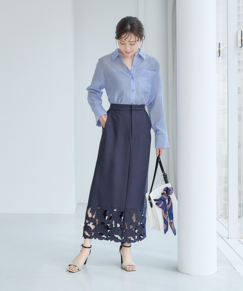 Andemiu（アンデミュウ）の「カットワークシシュウIラインスカート577084（スカート・レディース・ネイビー/レッド・SMALL/MEDIUM）」の3枚目の写真