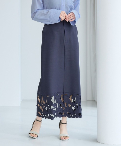 Andemiu（アンデミュウ）の「カットワークシシュウIラインスカート577084（スカート・レディース・ネイビー/レッド・SMALL/MEDIUM）」の5枚目の写真