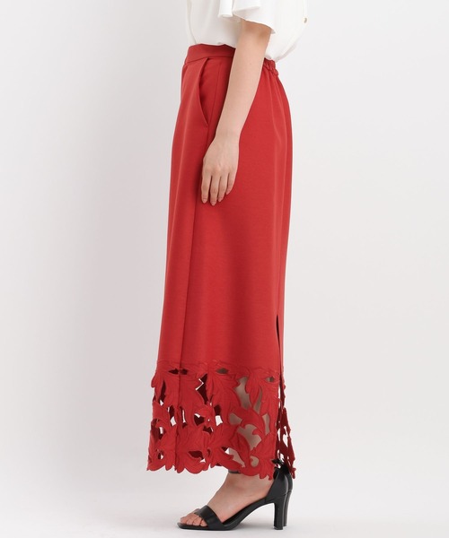 Andemiu（アンデミュウ）の「カットワークシシュウIラインスカート577084（スカート・レディース・ネイビー/レッド・SMALL/MEDIUM）」の12枚目の写真