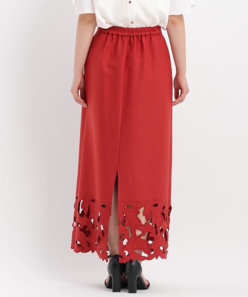 Andemiu（アンデミュウ）の「カットワークシシュウIラインスカート577084（スカート・レディース・ネイビー/レッド・SMALL/MEDIUM）」の13枚目の写真