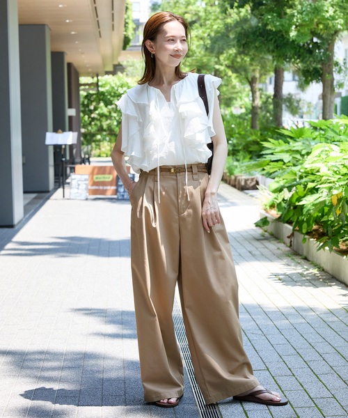 JOURNAL STANDARD（ジャーナルスタンダード）の「ラッフルカラーコットンボイルブラウス（シャツ/ブラウス・レディース・ブラック/ホワイト・FREE）」の11枚目の写真