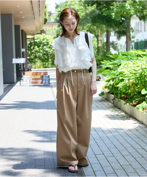 JOURNAL STANDARD（ジャーナルスタンダード）の「ラッフルカラーコットンボイルブラウス（シャツ/ブラウス・レディース・ブラック/ホワイト・FREE）」の12枚目の写真