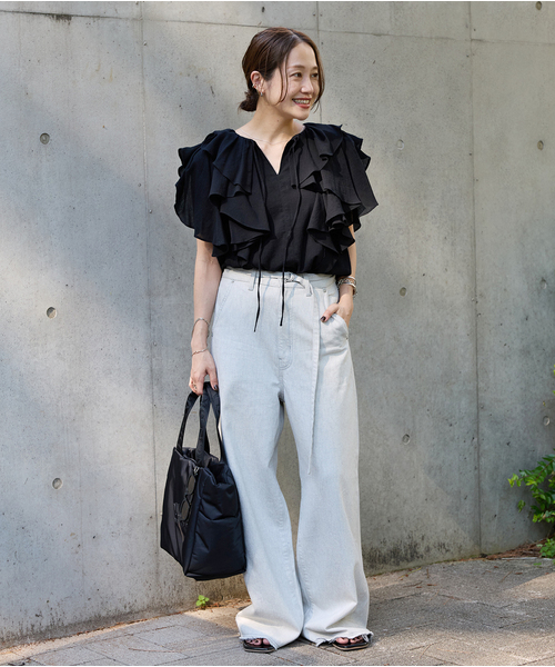 JOURNAL STANDARD（ジャーナルスタンダード）の「ラッフルカラーコットンボイルブラウス（シャツ/ブラウス・レディース・ブラック/ホワイト・FREE）」の9枚目の写真