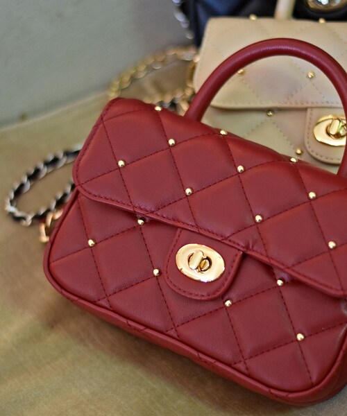 DRESSTERIOR（ドレステリア）の「キルテッドショルダーバッグ（ショルダーバッグ・レディース・ワインレッド/ベージュ/ブラック・00）」の3枚目の写真