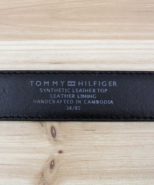 TOMMY HILFIGER(トミーヒルフィガー)の「バックルロゴ フェイクレザーベルト(ベルト・メンズ・ブラック・34/38)」の6枚目の写真