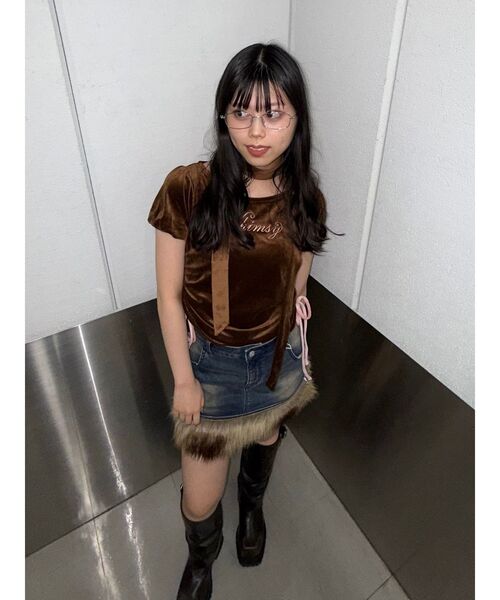 jouetie（ジュエティ）の「ベロアチョーカートップス【セットアップ対応】（Tシャツ/カットソー・レディース・ブラウン/ネイビー/グレー・MEDIUM）」の9枚目の写真