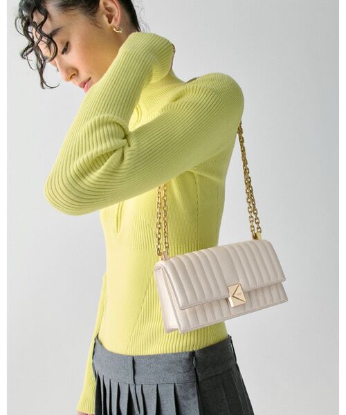 kate spade new york(ケイトスペード ニューヨーク)の「デコ キルテッド ミニ フラップ チェーン クロスボディ(ショルダーバッグ・レディース・ベージュ・ONESIZE)」の1枚目の写真