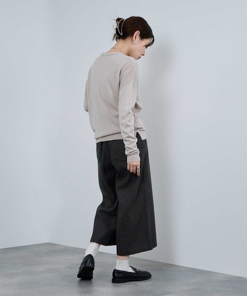 NAVY(ネイビー)の「nAvy ワイドクロップドパンツ(その他パンツ・レディース・ネイビー系/チャコールグレー/グリーン系・L/M)」の17枚目の写真