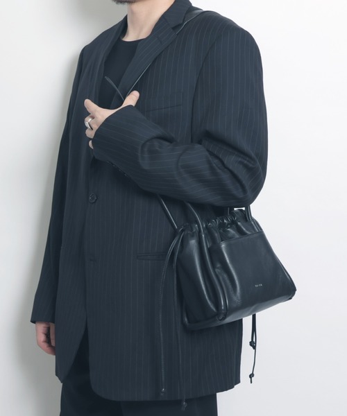 YArKA（ヤーカ）の「【YArKA/ヤーカ】real leather square bottom drawstring 2way bag [wam6] / 四角底巾着2wayバッグ（ハンドバッグ・レディース・ブラック・FREE）」の15枚目の写真