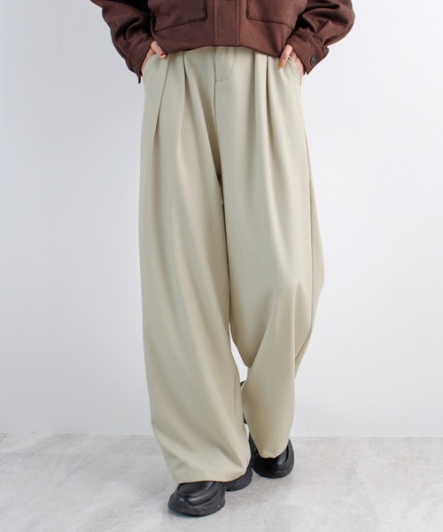 ABYS(アビス)の「【LONG丈】ツータックボリュームワイドスラックス(スラックス・レディース・ベージュ/ブラック/グレー・LARGE/MEDIUM)」の3枚目の写真