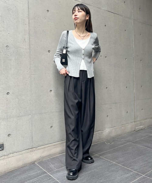 ABYS(アビス)の「【LONG丈】ツータックボリュームワイドスラックス(スラックス・レディース・ベージュ/ブラック/グレー・LARGE/MEDIUM)」の6枚目の写真