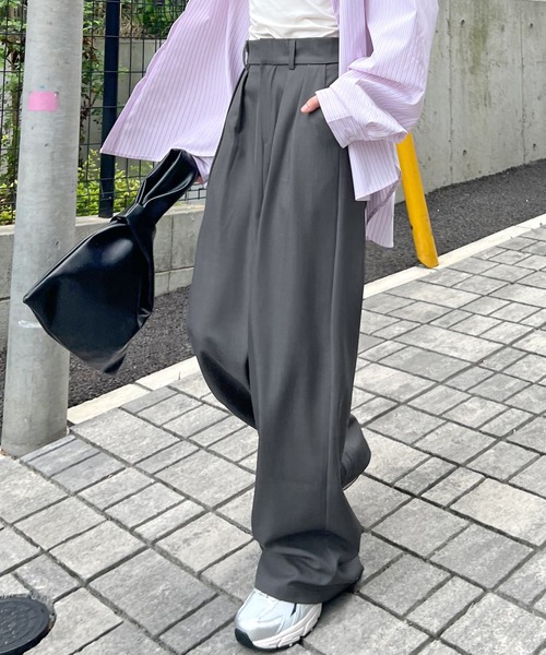 ABYS(アビス)の「【LONG丈】ツータックボリュームワイドスラックス(スラックス・レディース・ベージュ/ブラック/グレー・LARGE/MEDIUM)」の11枚目の写真