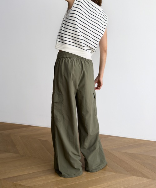 CANAL JEAN（キャナルジーン）の「リップストップワンタックワイドカーゴパンツ（カーゴパンツ・レディース・ダークネイビー/オリーブ・マルチサイズ）」の4枚目の写真