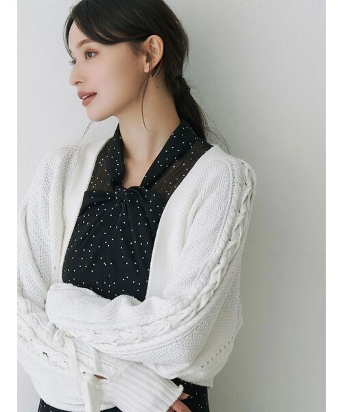 MERCURYDUO(マーキュリーデュオ)の「ショルダーレースアップカーデ(カーディガン/ボレロ・レディース・オフホワイト/ブルー/イエロー/ブラウン・FREE)」の2枚目の写真