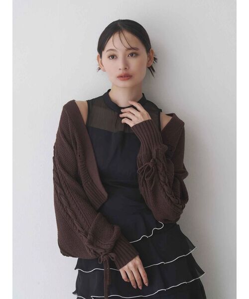 MERCURYDUO(マーキュリーデュオ)の「ショルダーレースアップカーデ(カーディガン/ボレロ・レディース・オフホワイト/ブルー/イエロー/ブラウン・FREE)」の9枚目の写真