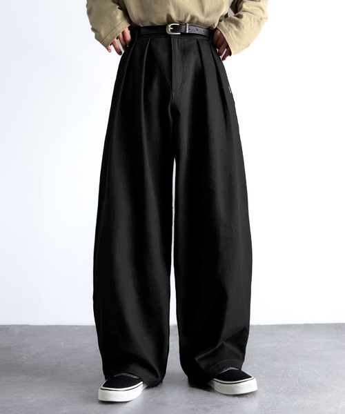セール】綿100％ インツータック仕様 ワイドバルーンパンツ／Inverted