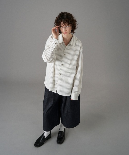 ONCILY（オンシェリー）の「SILVER BUTTON LONG SLEEVE SHIRT / シルバーボタンロングスリーブシャツ（シャツ/ブラウス・メンズ・ブラウン/ダークブラウン/ネイビー/ブラック/オフホワイト/ブラック系その他/ブルーグリーン/ダークグレー/ブラウン系その他/ネイビー系/アイボリー/ブルー/ブルー系その他/ホワイト系その他・SMALL/MEDIUM/LARGE）」の20枚目の写真