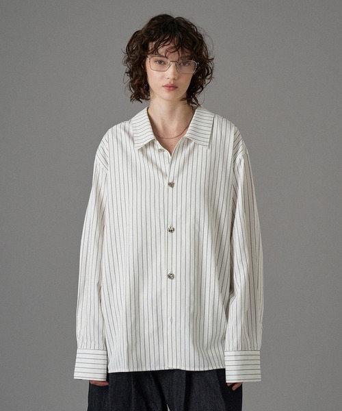ONCILY（オンシェリー）の「SILVER BUTTON LONG SLEEVE SHIRT / シルバーボタンロングスリーブシャツ（シャツ/ブラウス・メンズ・ブラウン/ダークブラウン/ネイビー/ブラック/オフホワイト/ブラック系その他/ブルーグリーン/ダークグレー/ブラウン系その他/ネイビー系/アイボリー/ブルー/ブルー系その他/ホワイト系その他・SMALL/MEDIUM/LARGE）」の16枚目の写真