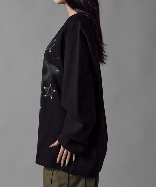 Theater code(シアターコード)の「Studded Star Design Crew Neck Sweatshirt / スタッズ付き スターデザイン クルーネックスウェット(スウェット・レディース・ブラック/グレー・L/M)」の4枚目の写真
