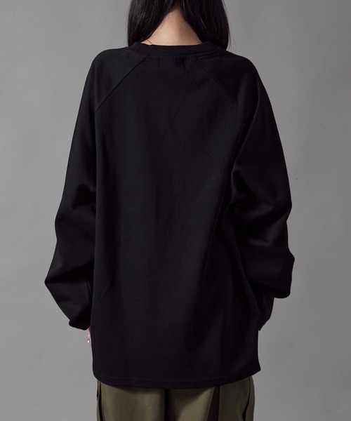 Theater code(シアターコード)の「Studded Star Design Crew Neck Sweatshirt / スタッズ付き スターデザイン クルーネックスウェット(スウェット・レディース・ブラック/グレー・L/M)」の5枚目の写真