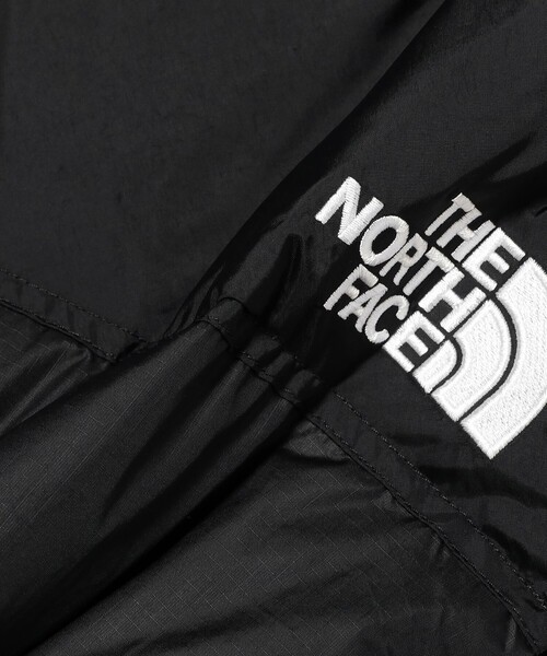THE NORTH FACE(ザノースフェイス)の「THE NORTH FACE / ヌプシ ベスト(ダウンベスト・レディース・ベージュ/ブラック・LARGE)」の11枚目の写真