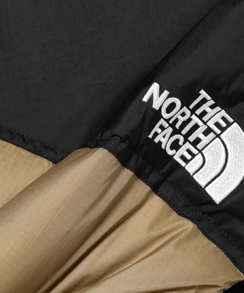 THE NORTH FACE(ザノースフェイス)の「THE NORTH FACE / ヌプシ ベスト(ダウンベスト・レディース・ベージュ/ブラック・LARGE)」の16枚目の写真