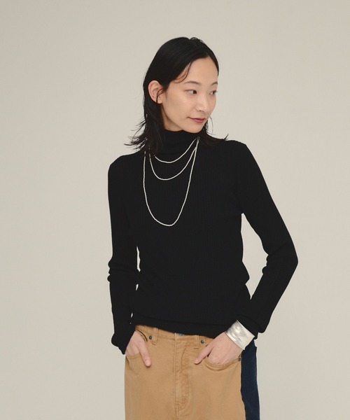 eL（エル）の「【eL】14G Glitter TurtleNeck Pullover/582411（ニット/セーター・レディース・ブラック/ネイビー/ブラウン・FREE）」の2枚目の写真