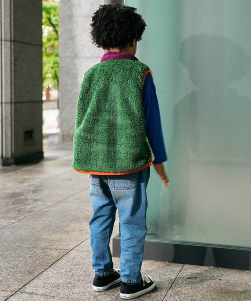 F.O.KIDS（エフオーキッズ）の「F.O.KIDS/エフオーキッズ リバーシブルボアベスト（ベスト・キッズ・アイボリー/チャコール/レインボー/レッド・130/120/140）」の14枚目の写真