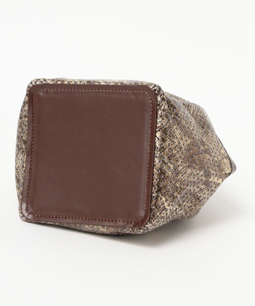 Ray BEAMS（レイビームス）の「☆パンチング バッグ（トートバッグ・レディース・ブラック/ゴールド・ONE SIZE）」の9枚目の写真