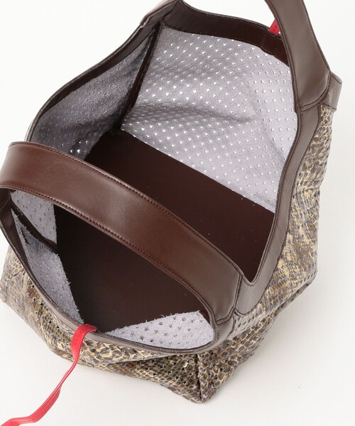 Ray BEAMS（レイビームス）の「☆パンチング バッグ（トートバッグ・レディース・ブラック/ゴールド・ONE SIZE）」の11枚目の写真