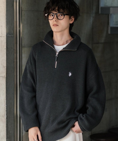 U.S. POLO ASSN.(ユーエスポロアッスン)の「U.S. POLO ASSN. ユーエスポロアッスン 別注コラボ オーバーサイズワンポイントロゴ刺繍畦編みハーフジップ長袖ニットセーター(ニット/セーター・メンズ・ネイビー/チャコール/ブラック/グレー/レッド/アイボリー/ベージュ・M/XL/L)」の22枚目の写真