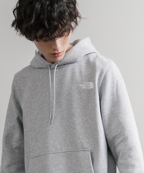 THE NORTH FACE(ザノースフェイス)の「新色追加 THE NORTH FACE ザ・ノースフェイス SIMPLE DOME HOODIE オーバーサイズ裏起毛シンプルワンポイントロゴプルオーバーパーカー(パーカー・メンズ・ブラック/グレー/モスグリーン/モカ/ネイビー/ライトグレー・M/L/S/XL)」の2枚目の写真