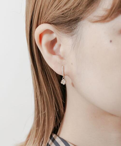 スクエアビジューオメガイヤリング（イヤリング）｜SMELLY（スメリー